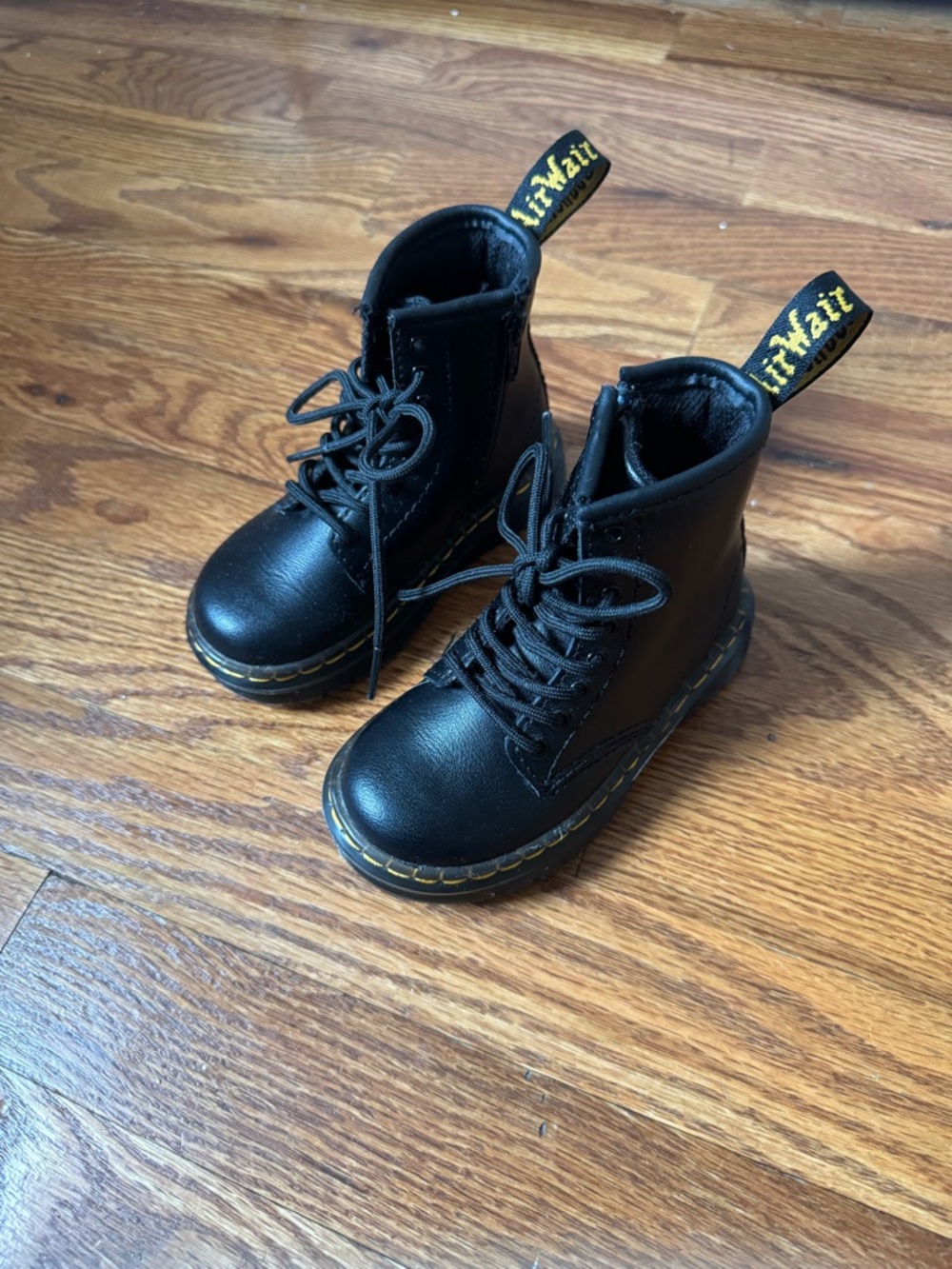 Dr.Martins Kids 1450 AirWalt Black Boots Size 7T Zip sides Lace Up Unisex NWOT